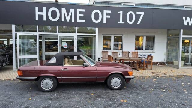 Image 1/29 of Mercedes-Benz 560 SL (1987)