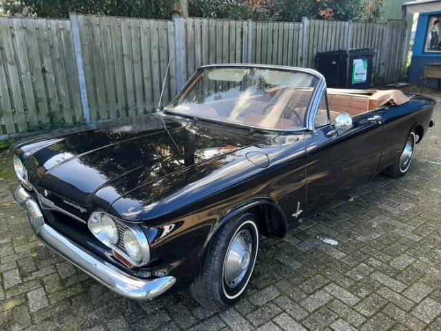 Image 1/9 of Chevrolet Corvair Monza Convertible (1963)