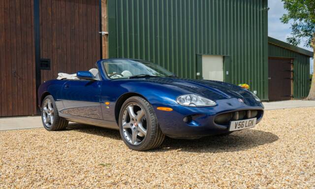 Image 1/50 of Jaguar XKR (2000)