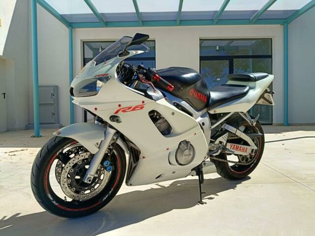 Image 1/47 of Yamaha DUMMY (2000)