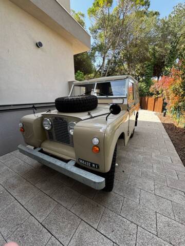 Bild 1/17 von Land Rover 88 (1980)