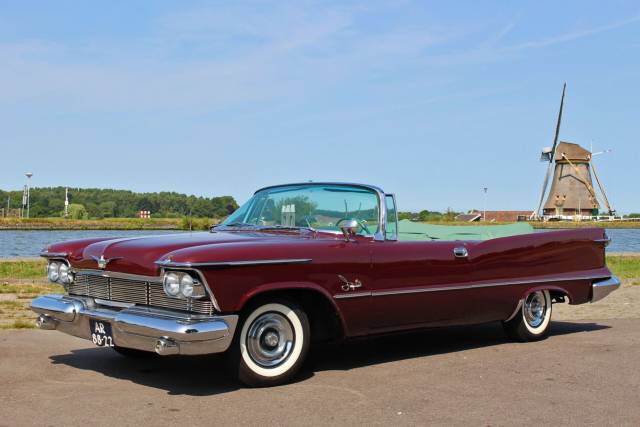 Afbeelding 1/26 van Imperial Crown Convertible (1958)