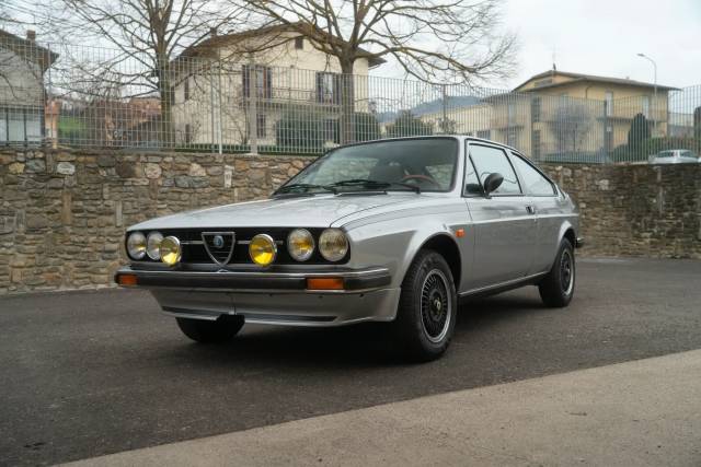 Bild 1/8 von Alfa Romeo Alfasud 1.5 Sprint Veloce (1983)