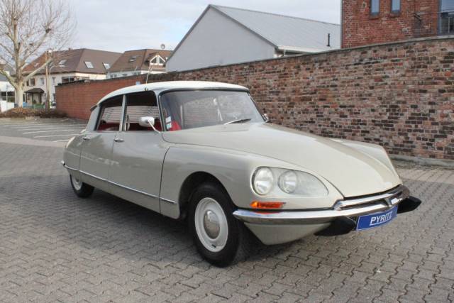 Image 1/26 of Citroën ID 19 (1968)