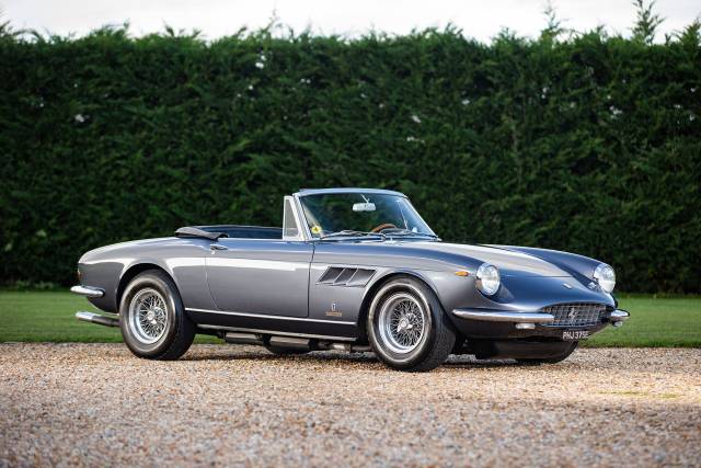 Image 1/30 of Ferrari 330 GTS (1967)