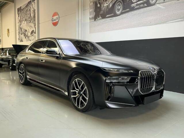 Image 1/50 de BMW i7 eDrive50 (2023)