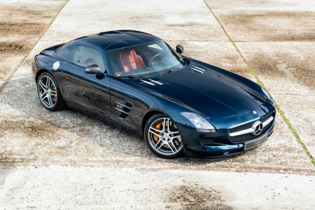 Image 1/38 of Mercedes-Benz SLS AMG (2010)