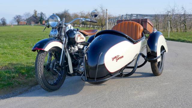 Imagen 1/8 de Harley-Davidson DUMMY (1942)