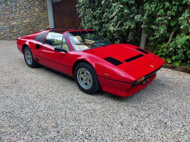 Bild 1/12 von Ferrari 208 GTS Turbo (1984)