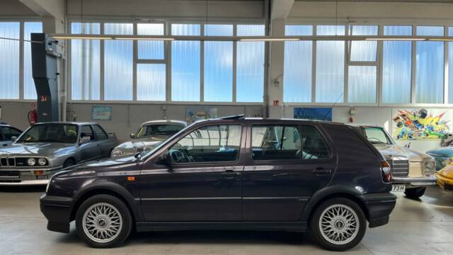 Bild 1/43 von Volkswagen Golf III 2.8 VR6 (1992)