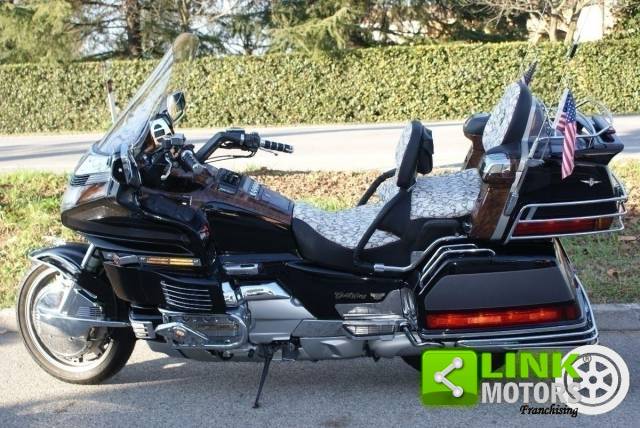 Image 1/20 of Honda GL 1500 Gold Wing (1992)