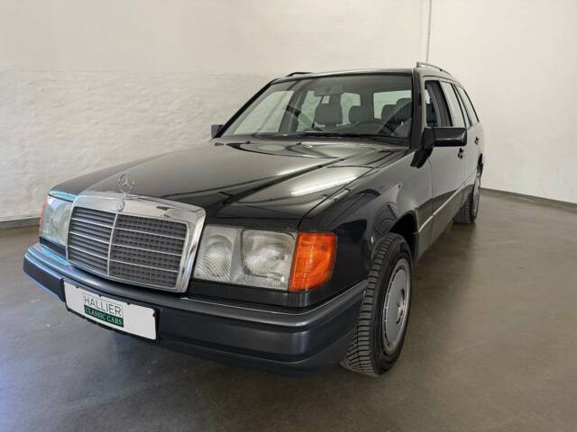 Imagen 1/43 de Mercedes-Benz 230 TE (1992)