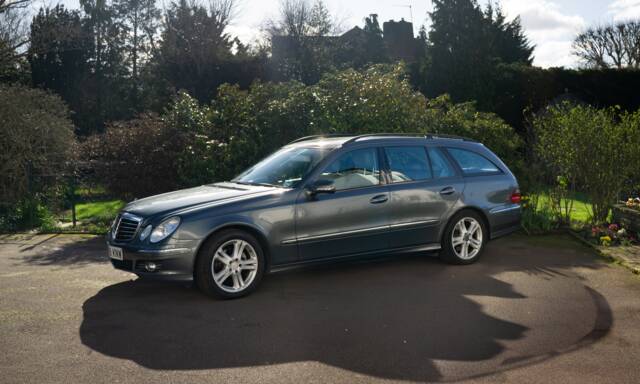 Immagine 1/25 di Mercedes-Benz E 280 CDI T (2009)