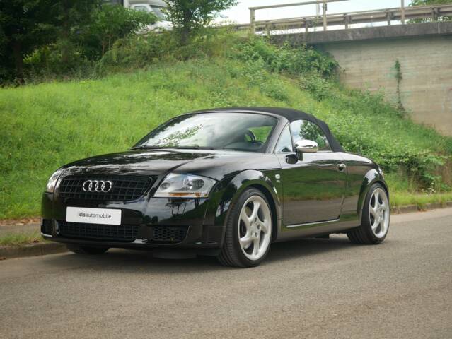 Image 1/35 of Audi TT 3.2 quattro (2004)