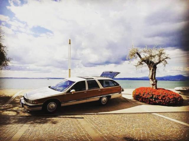 Afbeelding 1/10 van Buick Roadmaster Estate Wagon "Woody" (1992)