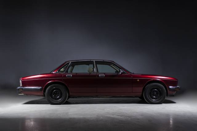 Bild 1/33 von Jaguar XJ 40 3.2 (1991)
