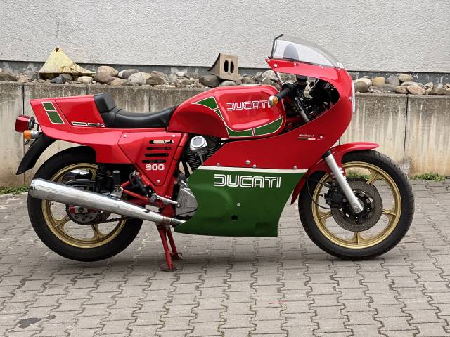 Image 1/39 of Ducati DUMMY (1984)