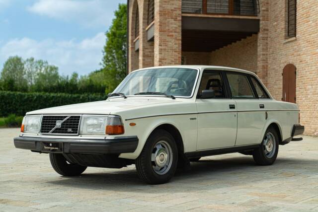 Image 1/50 of Volvo 244 GL D (1982)