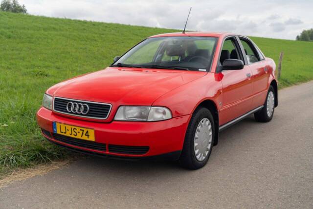 Image 1/40 de Audi A4 1.6 (1995)