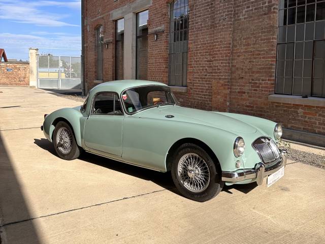 MG A Coupé 1500 MK I in Island Green