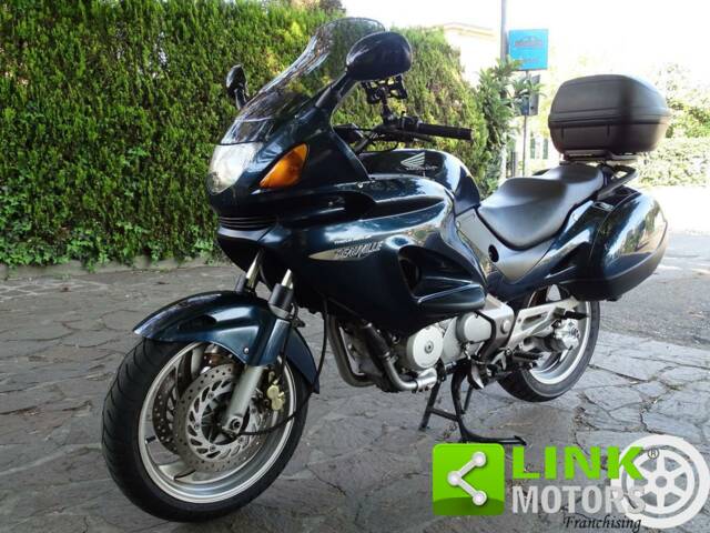Image 1/10 of Honda NT 650V Deauville (2000)
