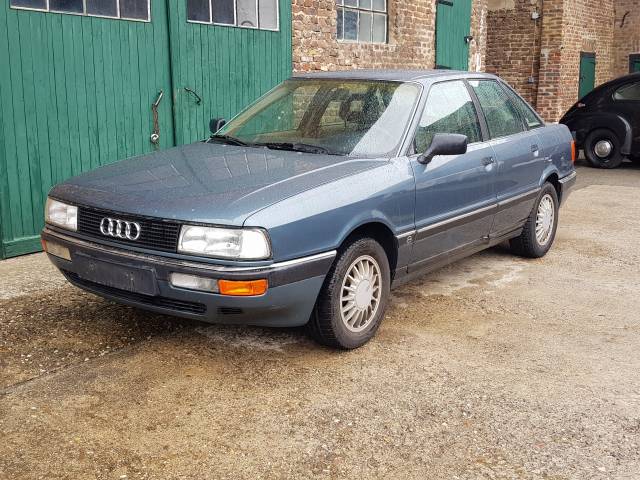 Bild 1/16 von Audi 90 - 2.0 (1988)