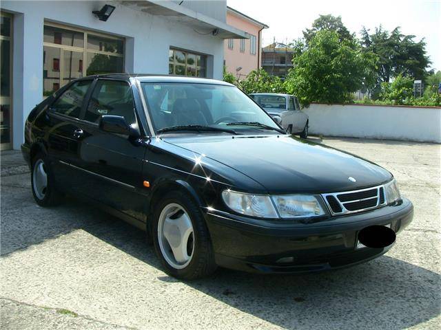 Bild 1/15 von Saab 900 2.0i 16V (1997)