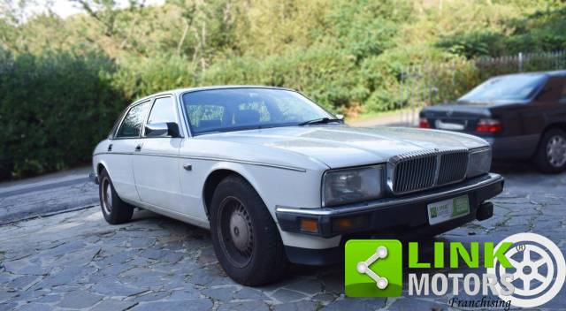 Immagine 1/10 di Daimler Six (1990)