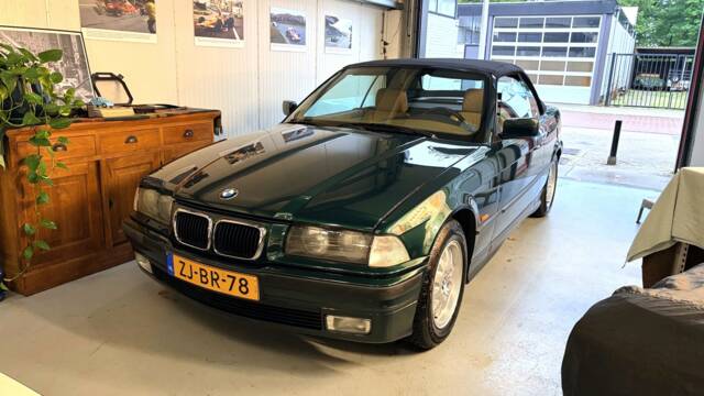 Afbeelding 1/8 van BMW 320i (1999)