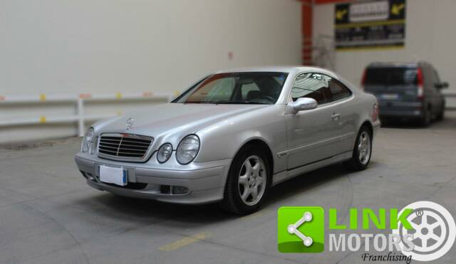 Image 1/10 of Mercedes-Benz CLK 320 (2000)