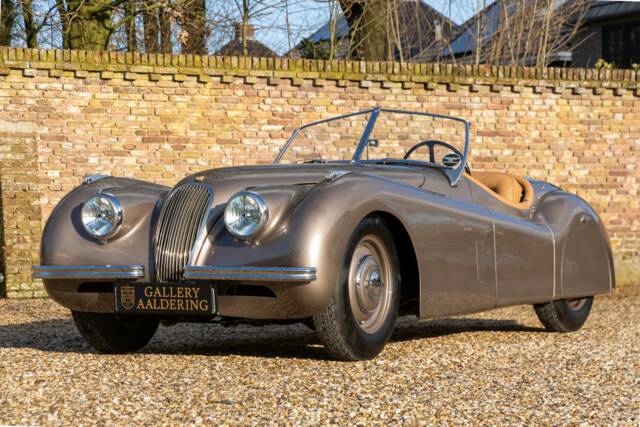 Image 1/50 of Jaguar XK 120 OTS (1952)