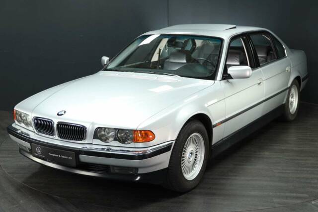 Afbeelding 1/30 van BMW 750i (1999)