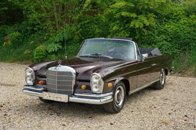 Image 1/9 de Mercedes-Benz 250 SE (1968)