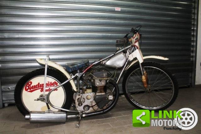 Imagen 1/7 de Jawa DUMMY (1977)