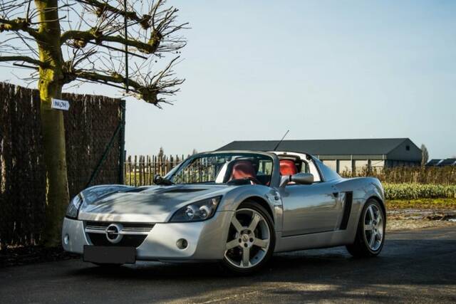 Image 1/7 de Opel Speedster 2.0 Turbo (2003)