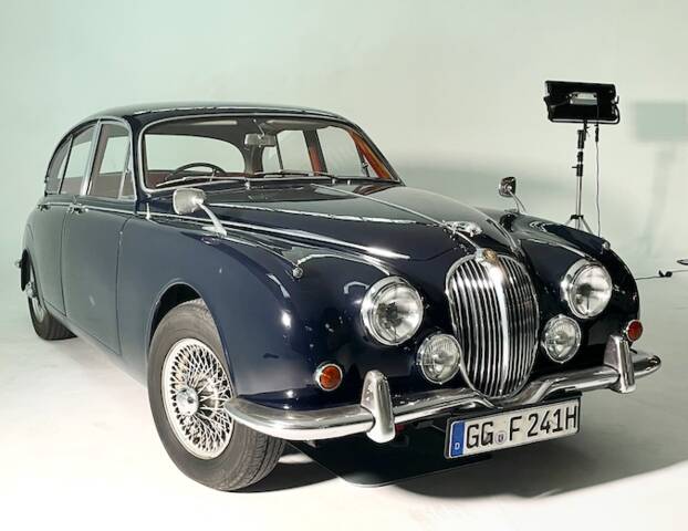 Image 1/22 of Jaguar 240 (1968)