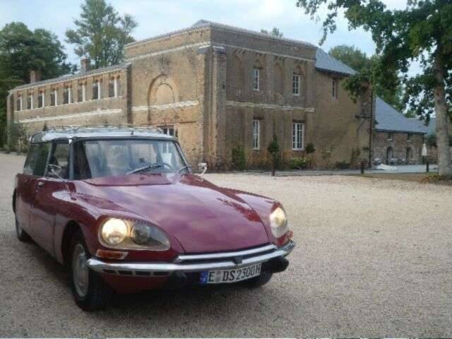 Bild 1/11 von Citroën DS 23 Break (1973)