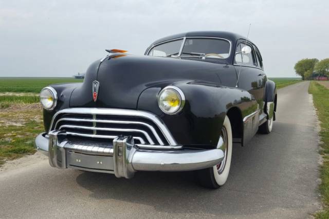 Immagine 1/20 di Oldsmobile 66 Special Club Coupé (1947)