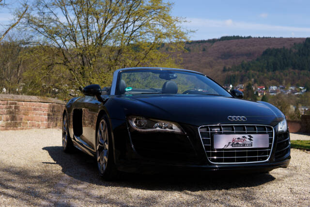Image 1/13 of Audi R8 V10 Spyder (2011)