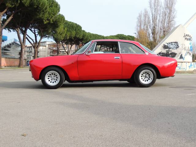 Bild 1/29 von Alfa Romeo 2000 GT Veloce (1973)