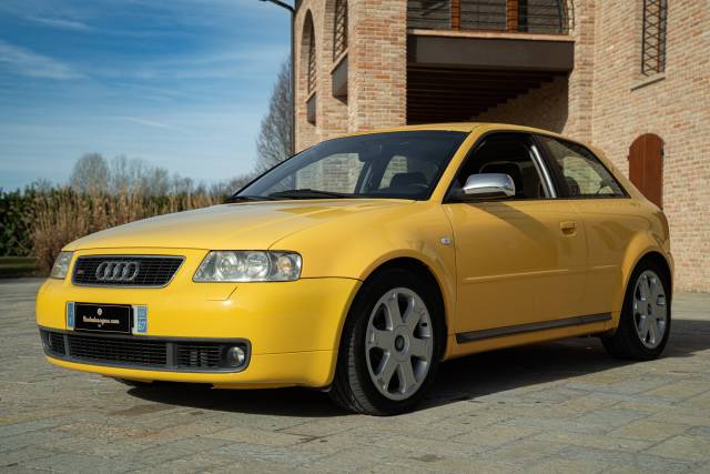 Bild 1/48 von Audi S3 (2002)