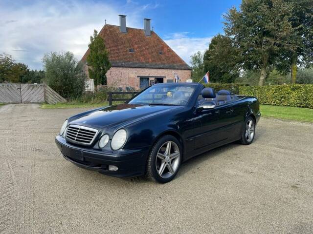 Immagine 1/7 di Mercedes-Benz CLK 200 (2000)