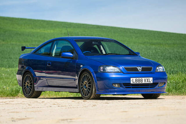 Image 1/39 of Vauxhall Astra 2.0 Turbo &quot;888 Edition&quot; (2002)