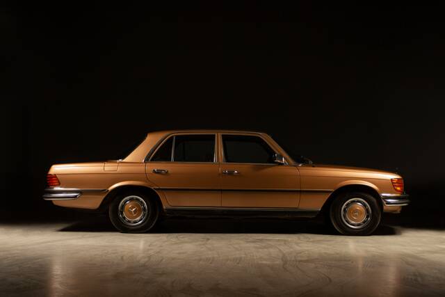 Image 1/30 of Mercedes-Benz 350 SE (1976)