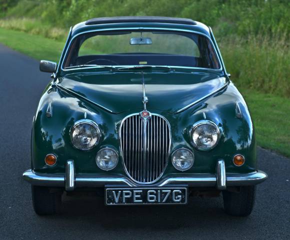Immagine 1/42 di Jaguar 240 (1968)