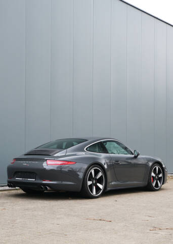 Immagine 1/59 di Porsche 911 Carrera S &quot;50 Jahre 911&quot; (2013)