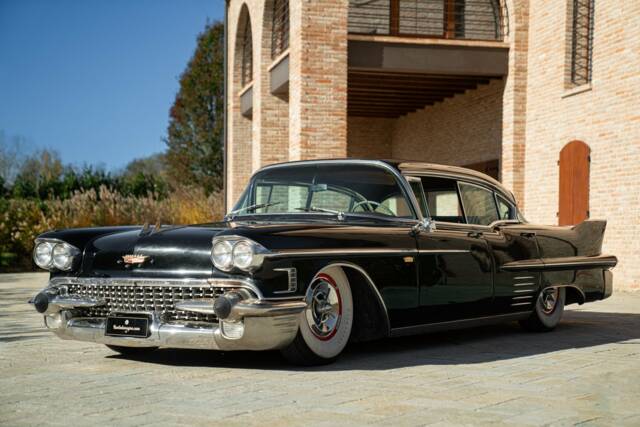 Image 1/50 of Cadillac 60 Special Fleetwood (1958)