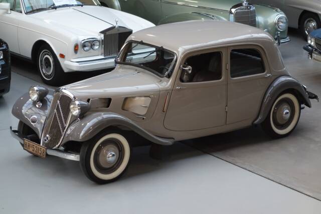 Image 1/43 of Citroën Traction Avant 7 C (1935)