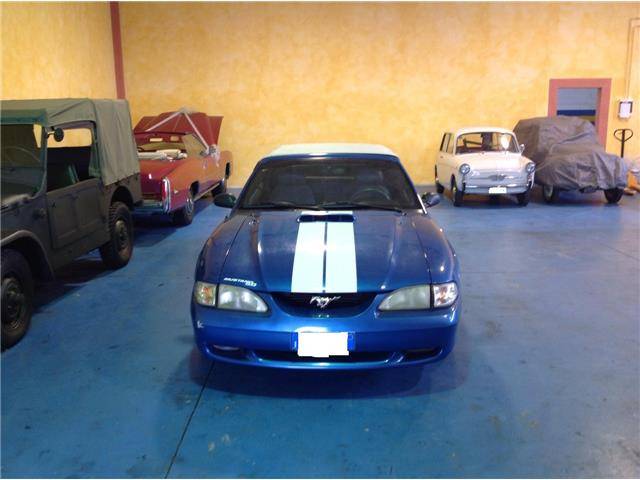 Image 1/8 of Ford Mustang GT (1994)