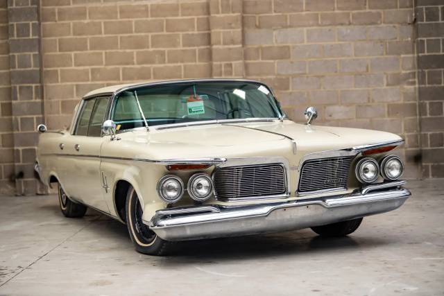 Image 1/8 de Imperial Crown Sedan (1962)